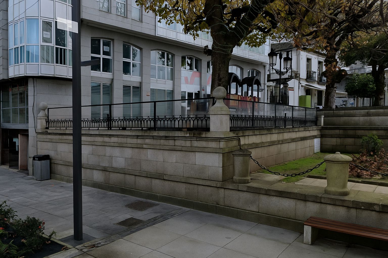 Vista del acceso y entrada al taller Arreglos Mónika en la Alameda Basanta Olano 4, Vilalba